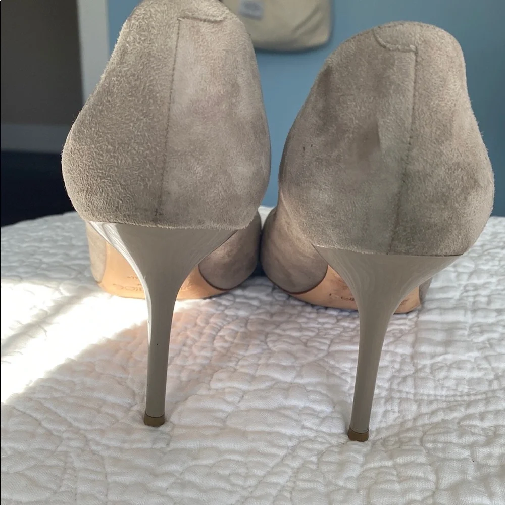 Jimmy Choo Suede Animal Print Pumps Size 38 Gray and Tan - Picture 2 of 7